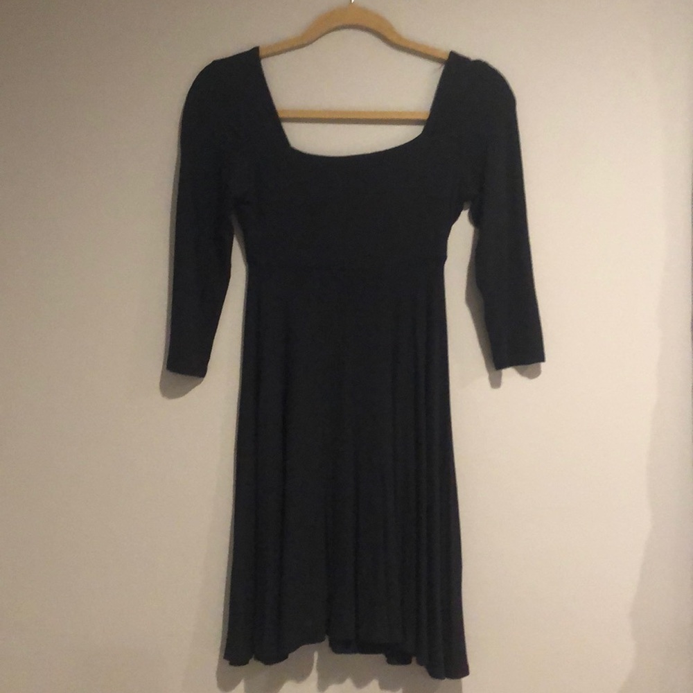Black plain quarter sleeve dress